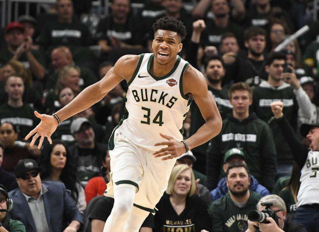 防守端的坚 防守端的坚